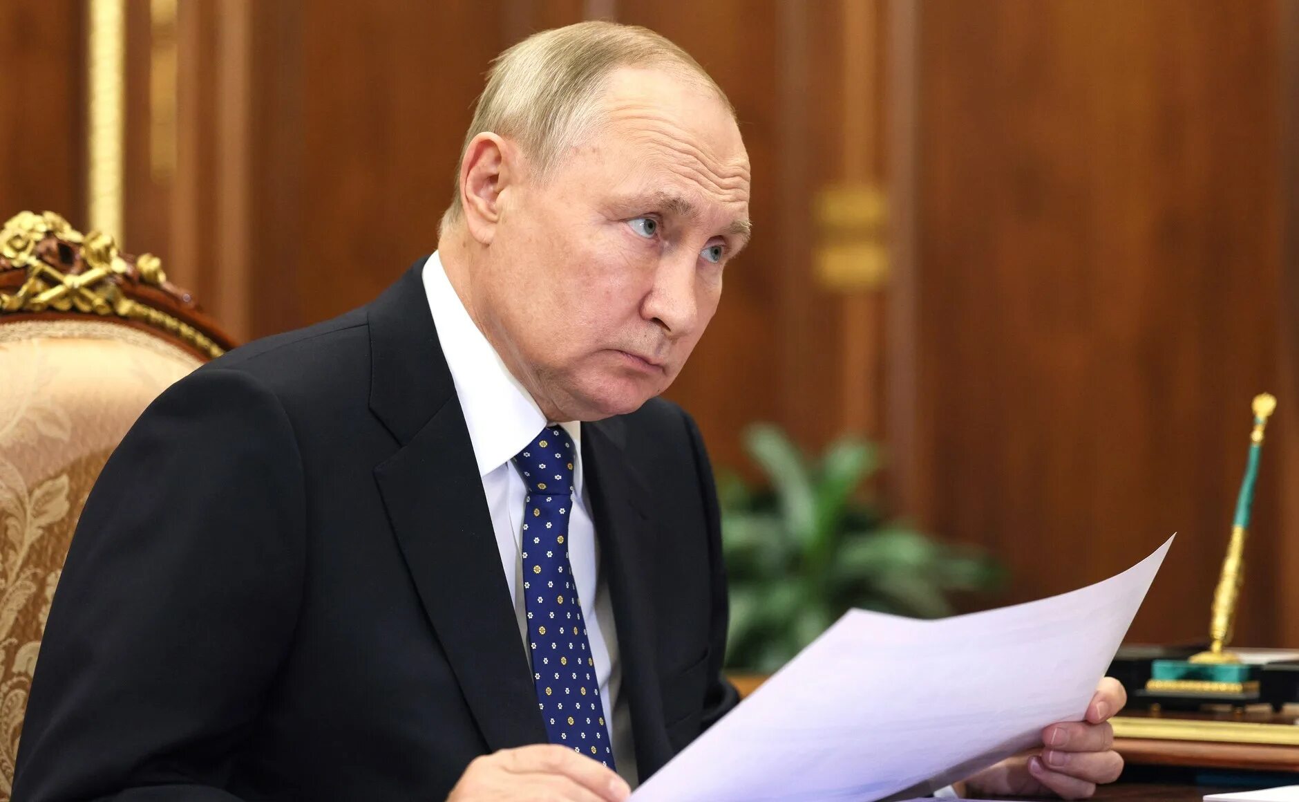 Путин 20 декабря вручит госнаграды в Кремле, в том числе Пушилину и Пасечнику