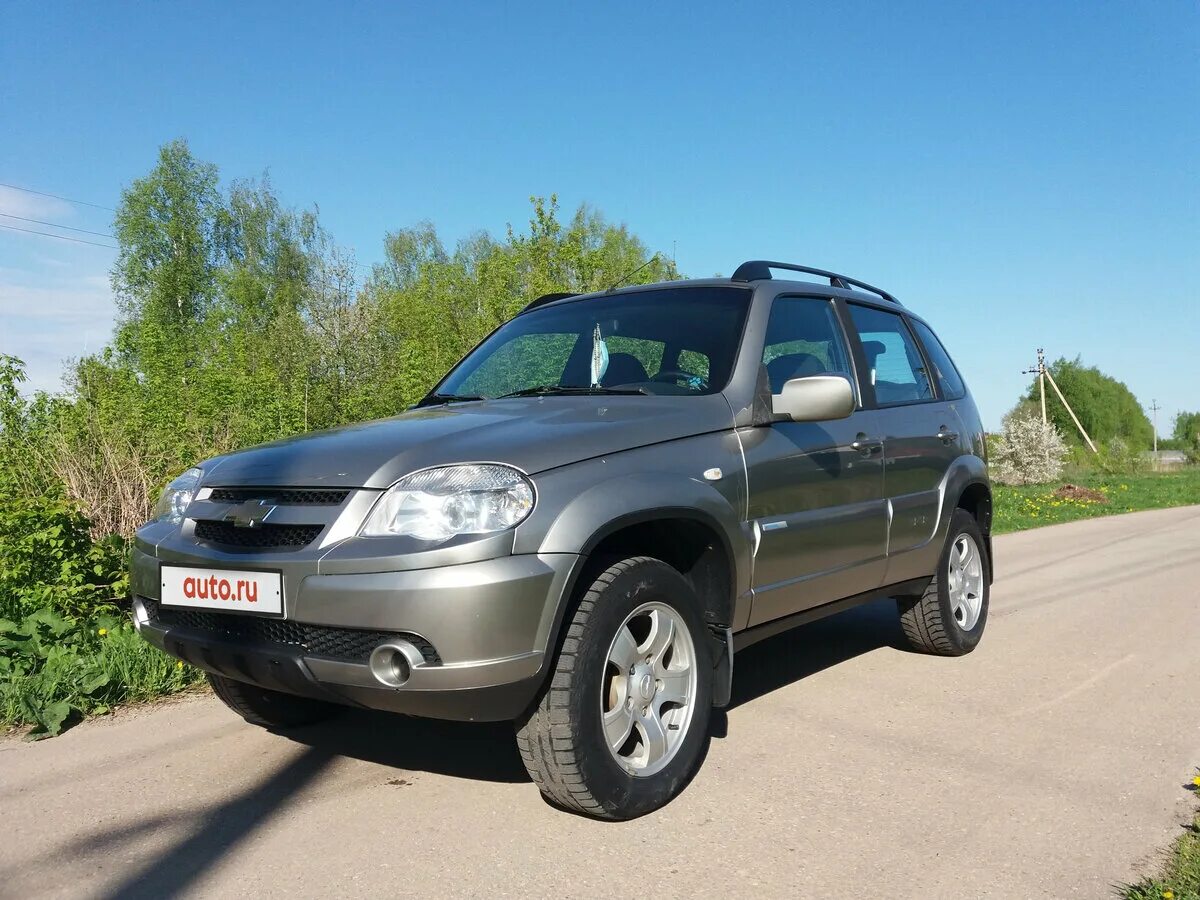 шевроле нива серебристая 2011 года. шевроле нива 2011 года. Chevrolet niva 2011. шеви нива 2011. шевроле нива 2011 года.
