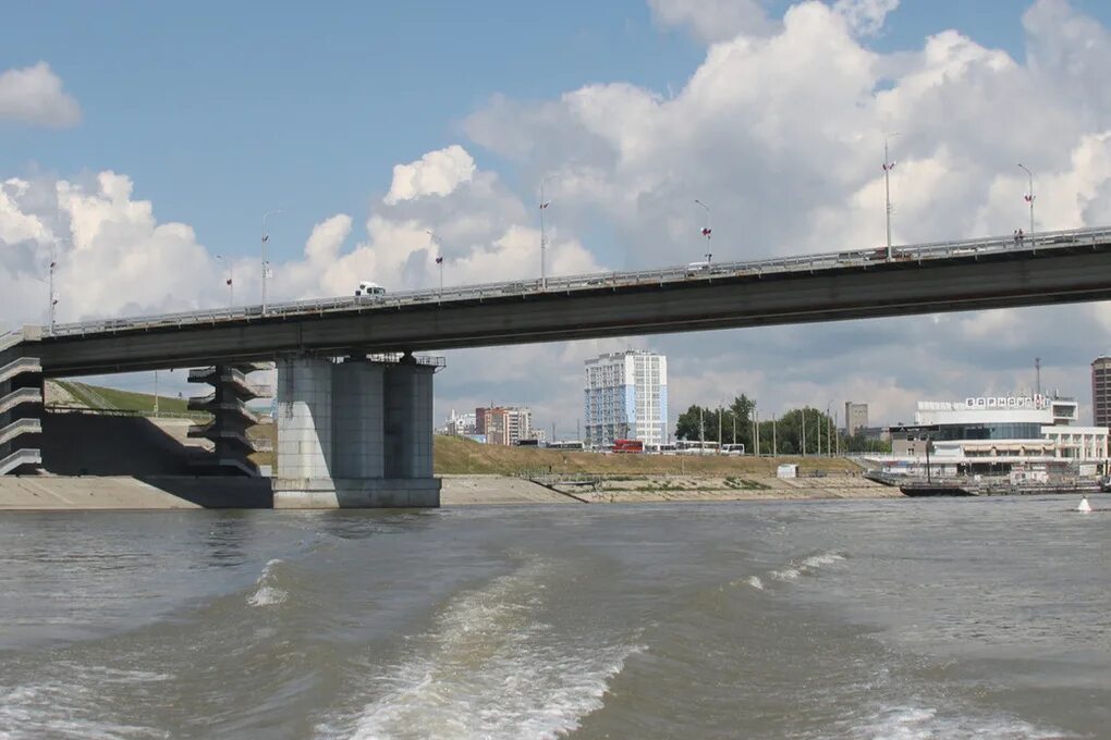 Мост река Обь Барнаул. Новый мост на Оби Барнаул. Мост через реку Обь Барнаул. Река Обь новый мост Барнаул.