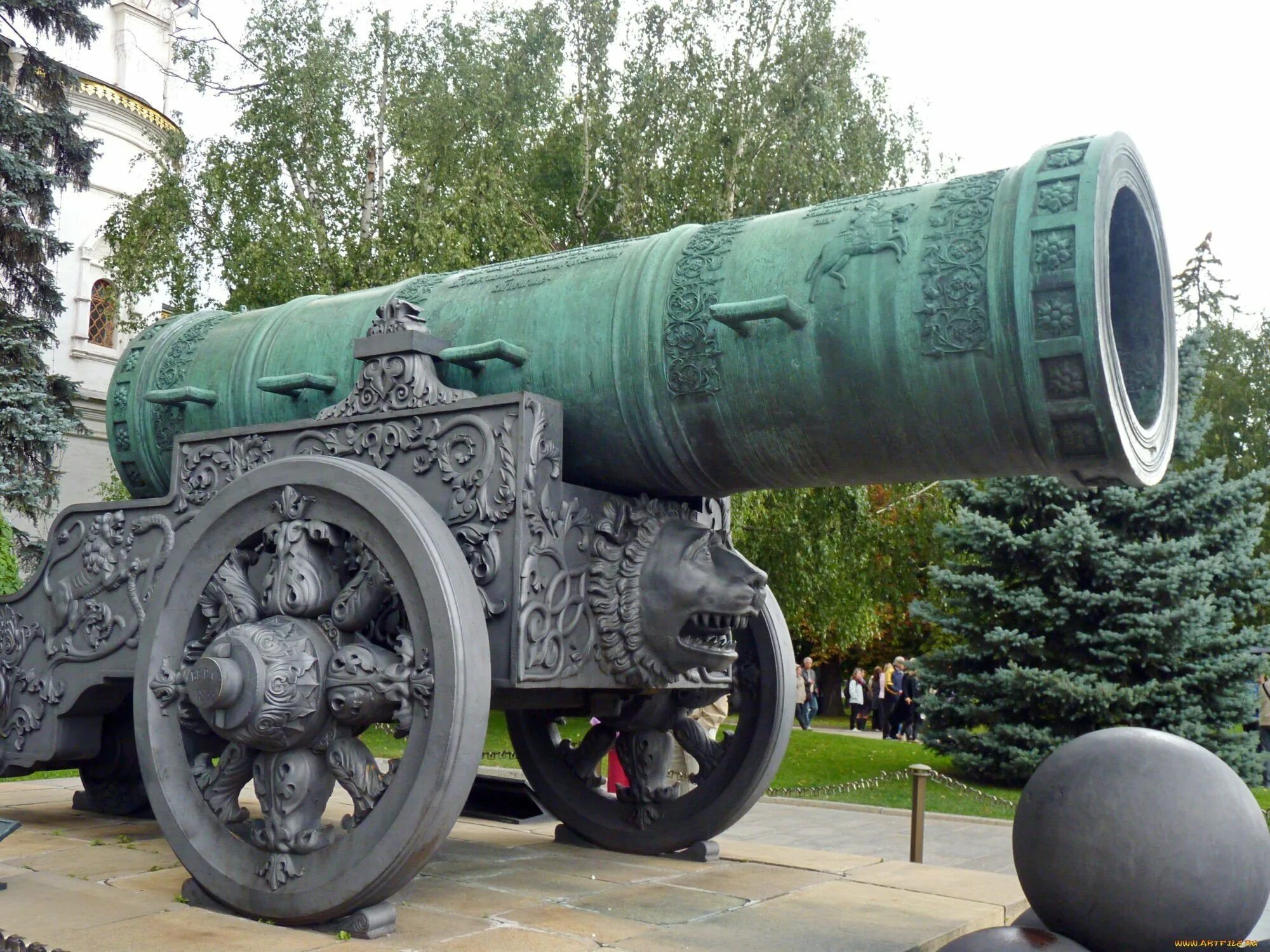 Кремль пушки. Царь пушка чохов 1586 г. андрей чохов памятник царь пушка. 1586 московский кремль царь-пушка андрей чохов. памятник культуры андрея чохова.