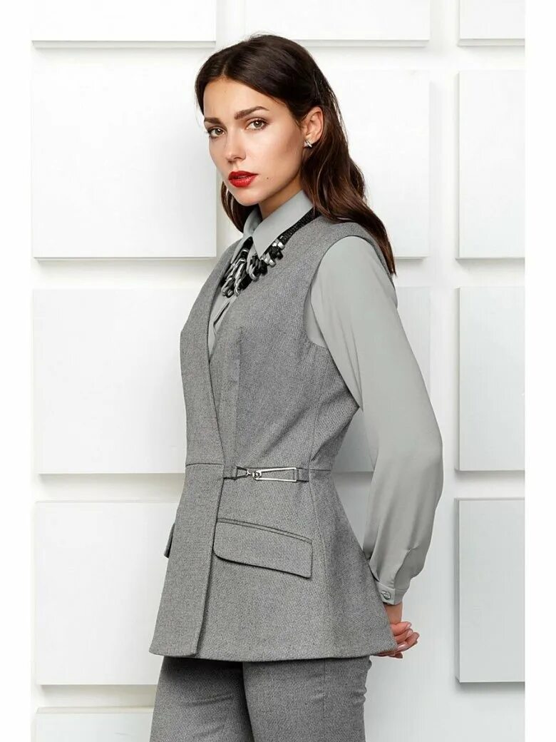 Фасон жилета женского. Женские жилеты из ткани. Жилетка женская из ткани. Стильный жилет. Фасон жилета женского.