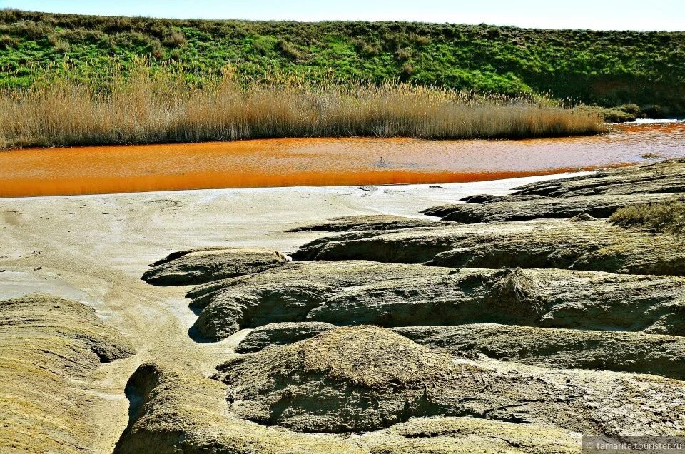 Речная соль. Горькая речка Баскунчак. Соленая река. Река горькая. Река большая соленая.