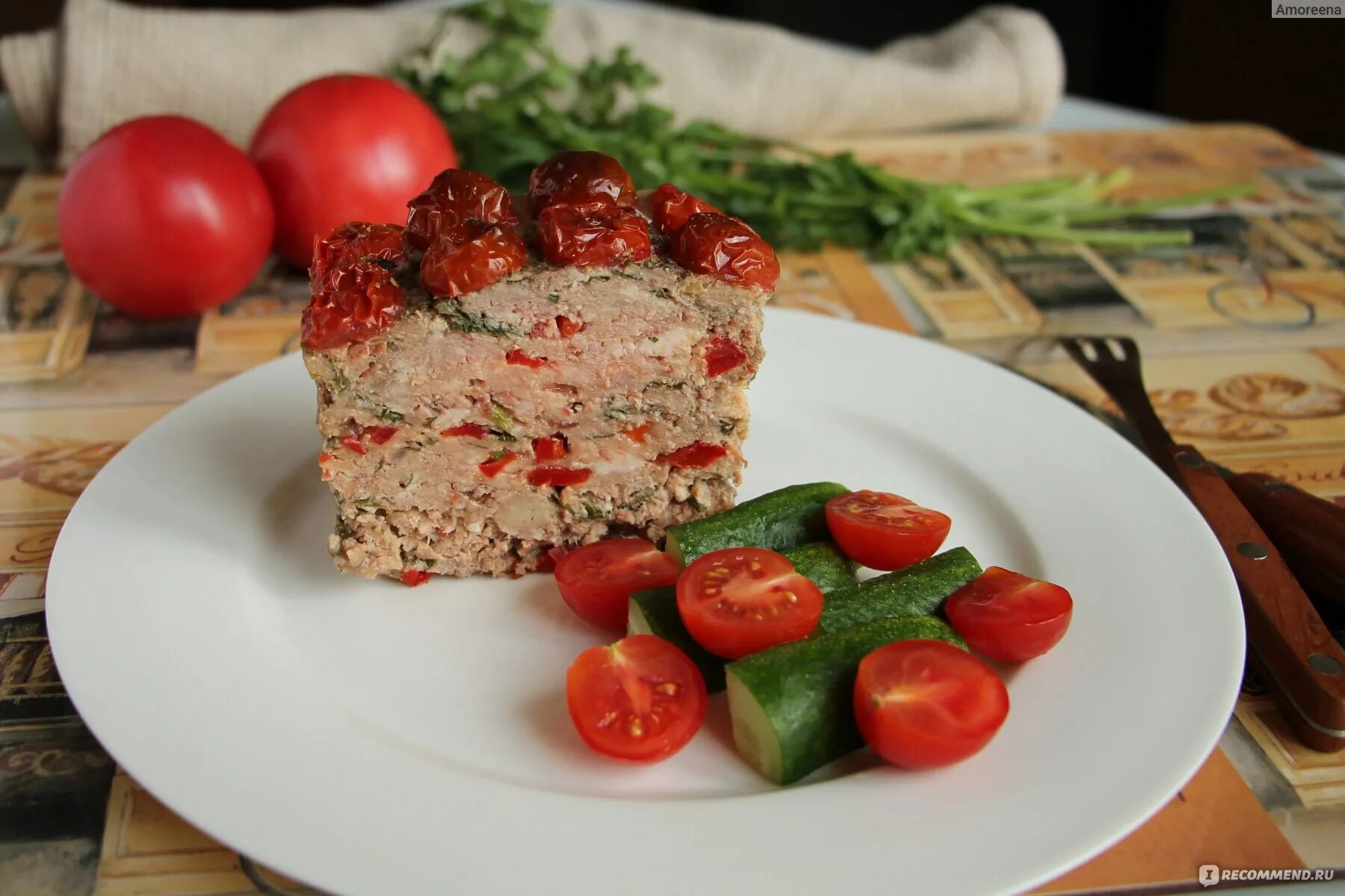 Рецепт детской мясной запеканки. Мясной хлеб из индейки с овощами. мясная запеканка нью-йорк. запеканка с говяжьим фаршем. мясная запеканка на тарелке с черри.
