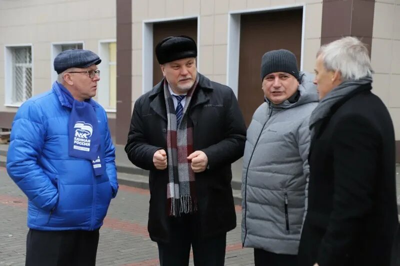 Глава воскресенска болотников и губернатор воробьев. Новости воскресенска. Воскресенск фото. Богослужение в храме. Служба в церкви.