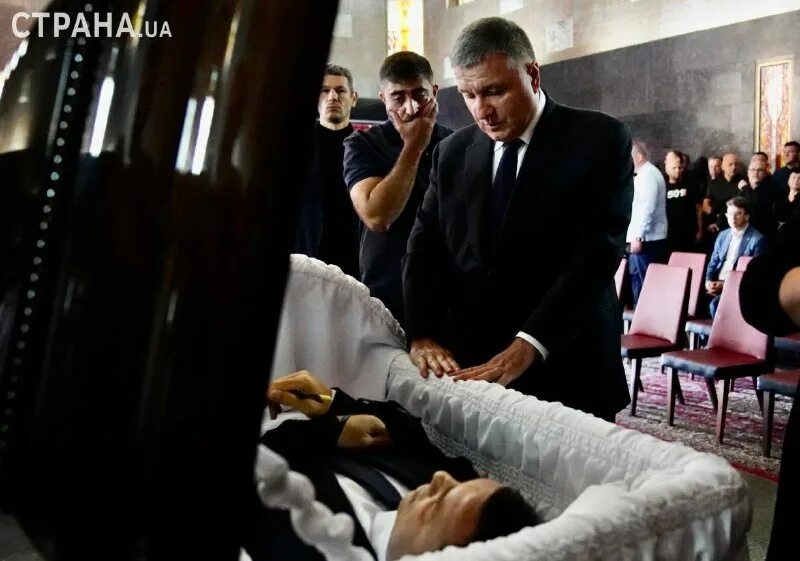 антон эдуардович поляков. умерший депутат. антон поляков. скончался кпрф. прощание с терешковым владимиром андреевичем.