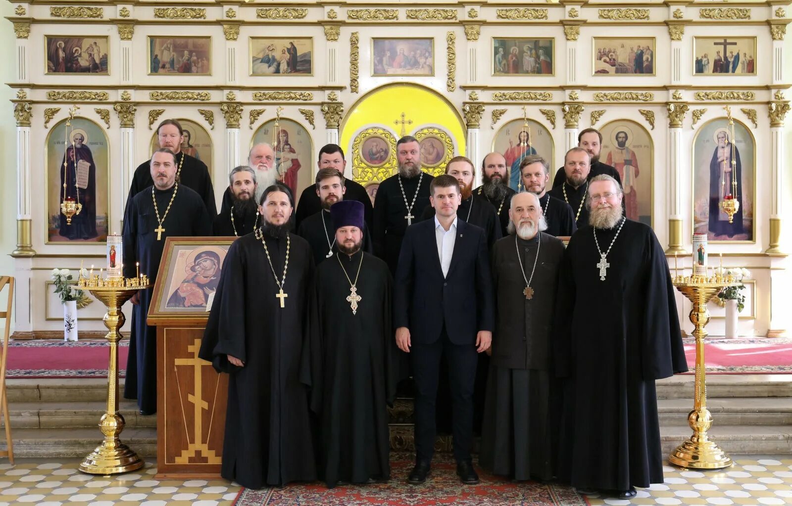 Расписание храма орехово зуево. Никольский храм орехово-зуево. орехово-зуевское благочиние никольский храм. орехово-зуевское благочиние духовенство. храм николая чудотворца в орехово-зуево официальный сайт.