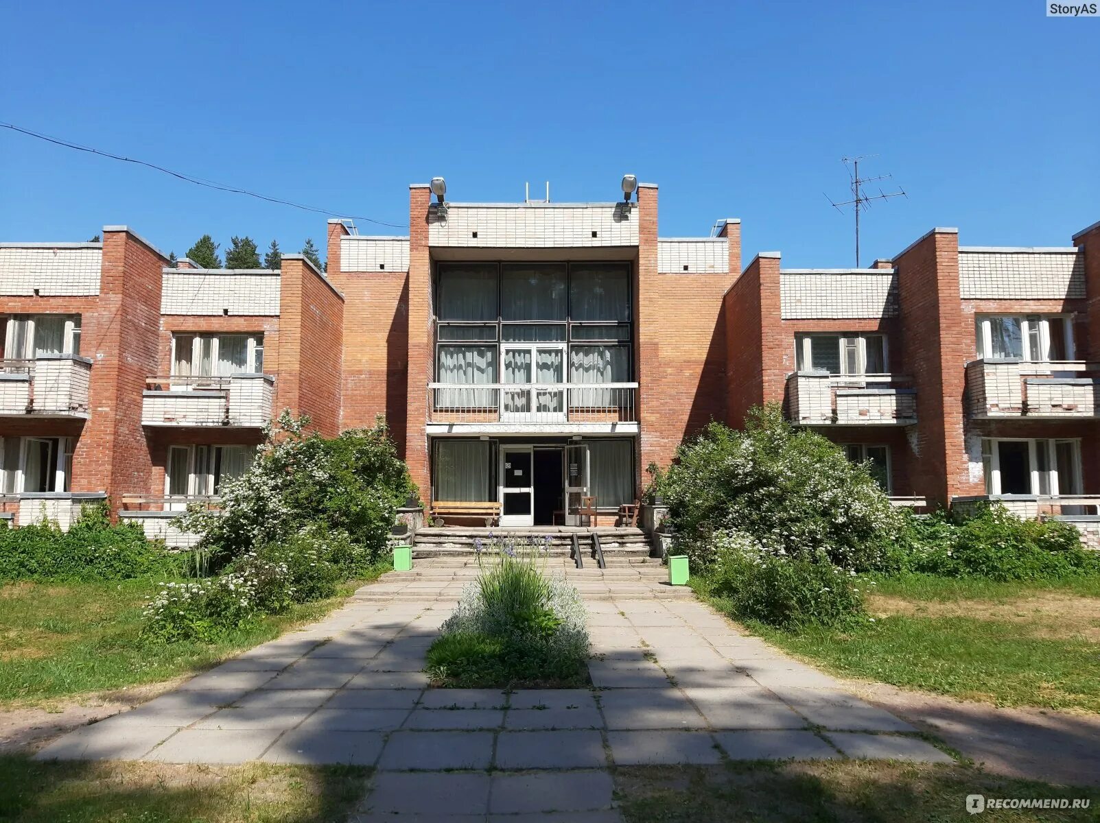 Пансионат театральный ленинградская область. Санаторий театральный. Комарово пансионат союза театральных деятелей. Поселок молодежное зеленогорск. Интернат острошицкий городок.