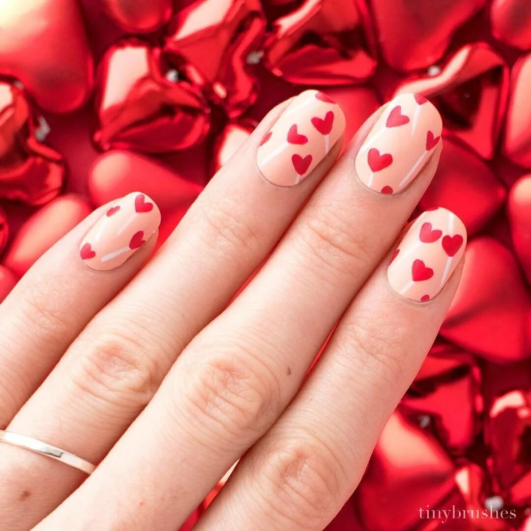 Маникюр день святого. Маникюр на 14 февраля. Красивый маникюр на день влюбленных. Маникюр на день влюбленных. Маникюр влюбленных.