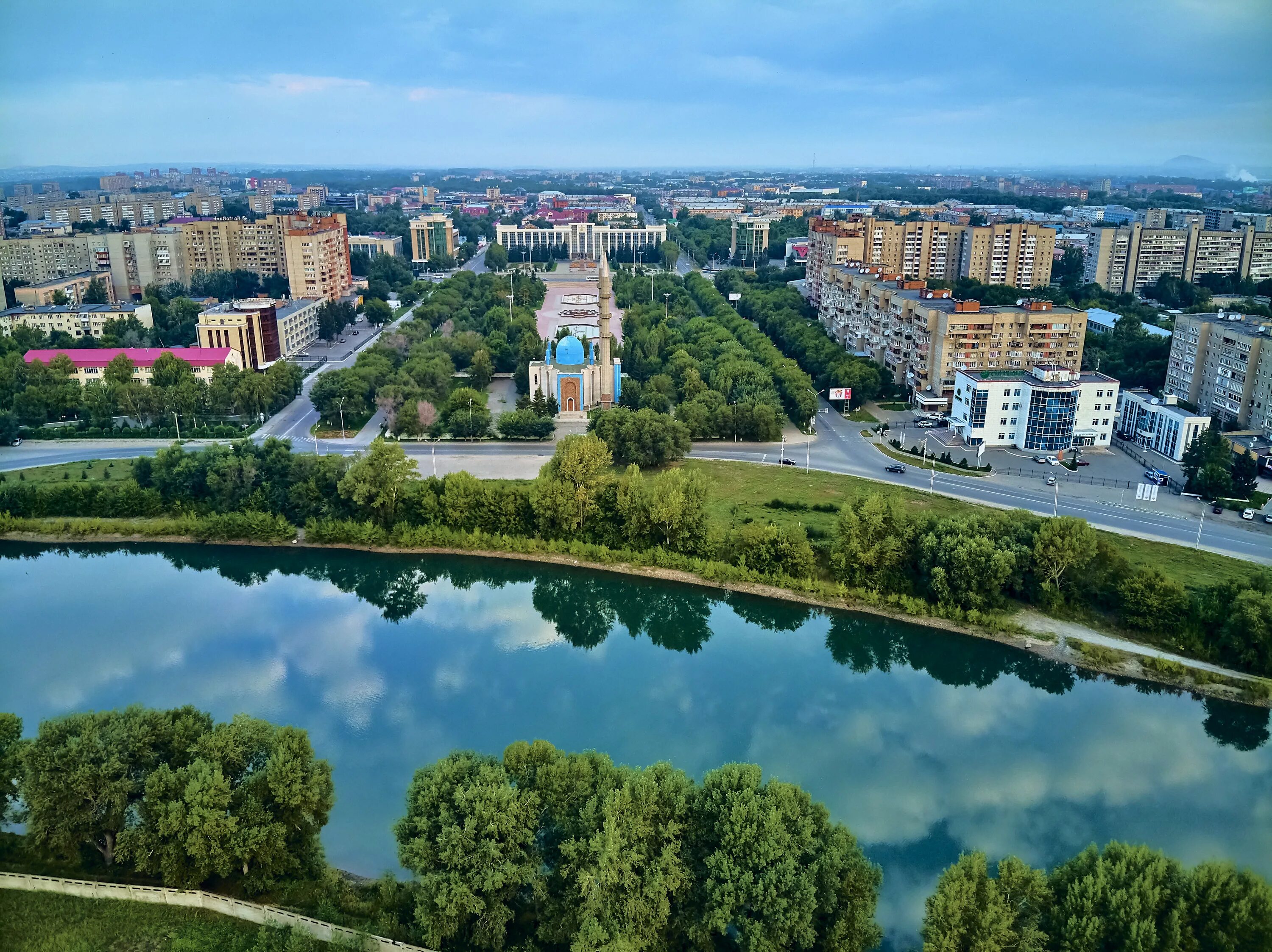 Погода каменогорск. Усть-Каменогорск центр города. Усть-Каменогорск панорама. Усть-Каменогорск Википедия. Оскемен.