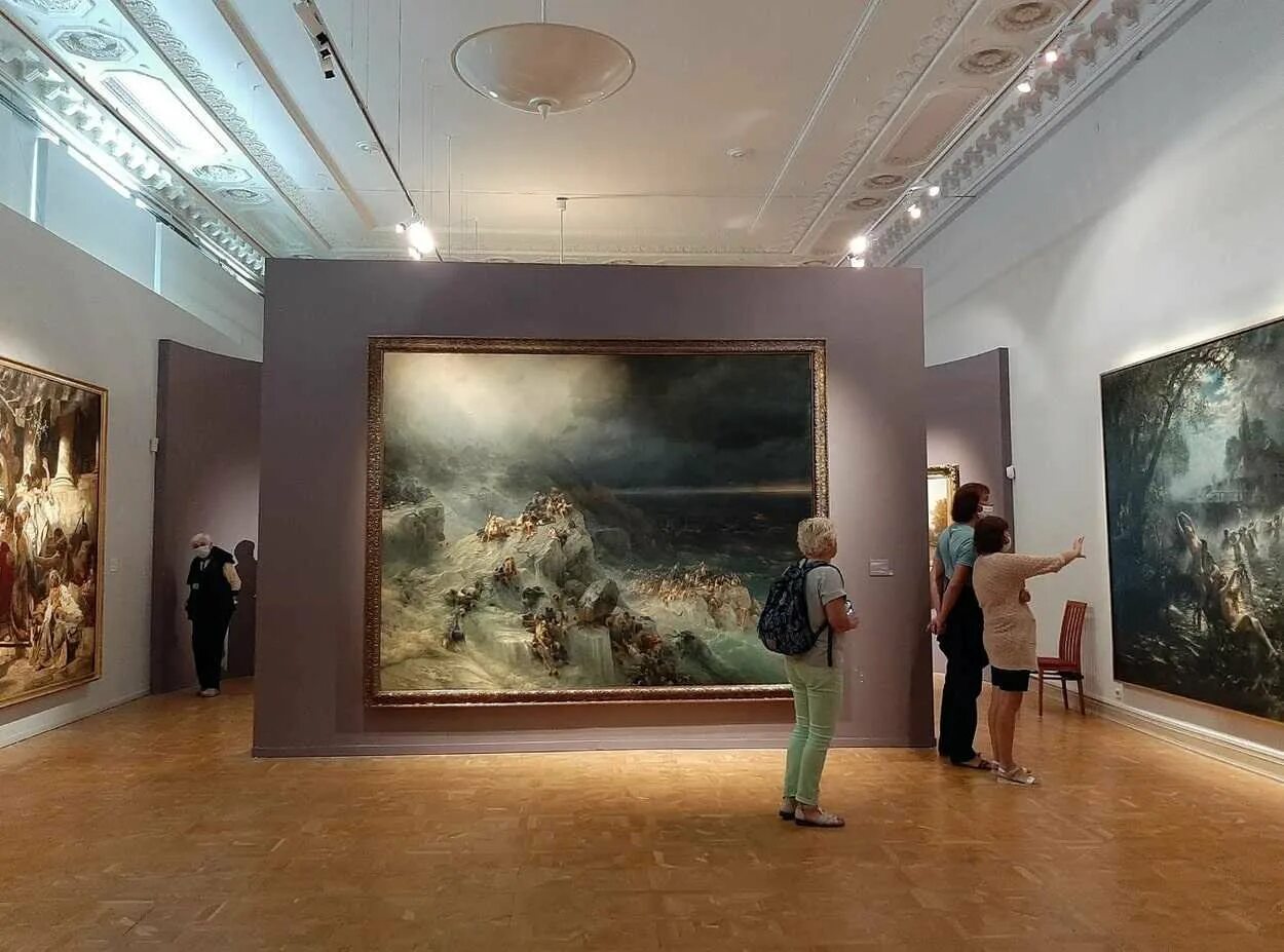 Какая живопись экспонируется в белом зале. Какая живопись экспонируется в белом зале. Какая живопись экспонируется в белом зале. Академический зал 14 русский музей. Зал брюллова в русском музее.