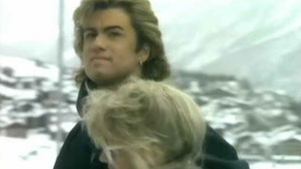Новогодний клип wham. George michael wham last christmas. George michael last christmas. Last christmas wham! певцы. Wham last christmas клип.