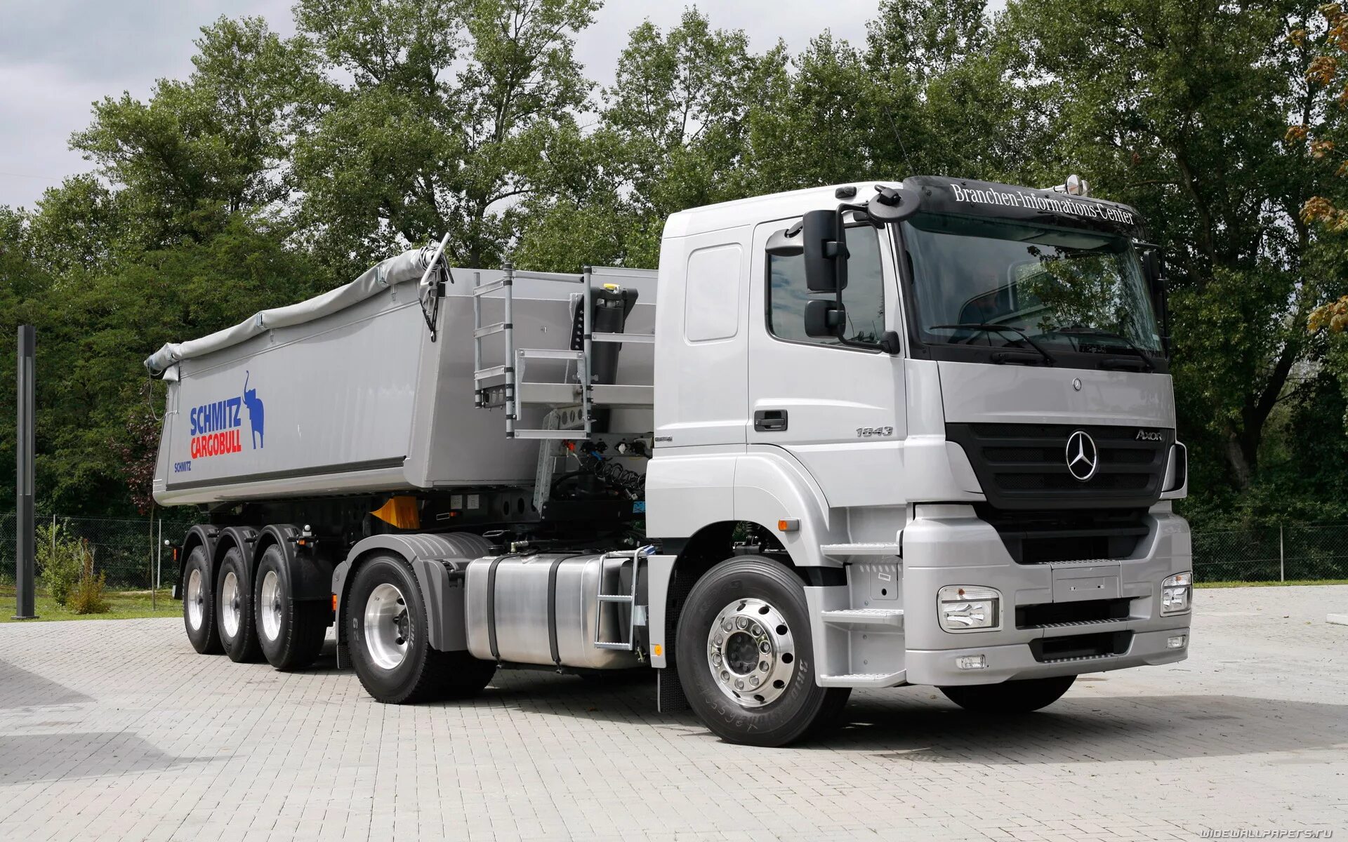 Мерседес полуприцеп. Мерседес актрос 1844 с полуприцепом реф. Мерседес актрос тонар. Мерседес аксор с полуприцепом. Мерседес 1844 фура.