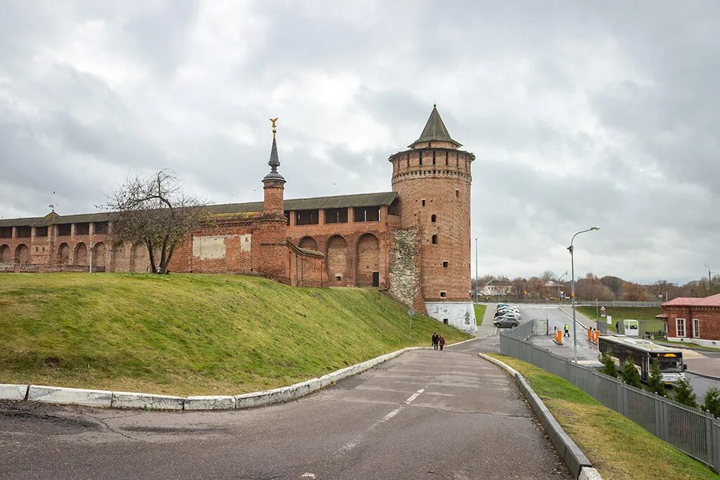 Коломенский Кремль Коломна. Коломенский Кремль улица Лазарева. Коломна Кремль 2022. Крепость в Коломне. Сайты г коломны