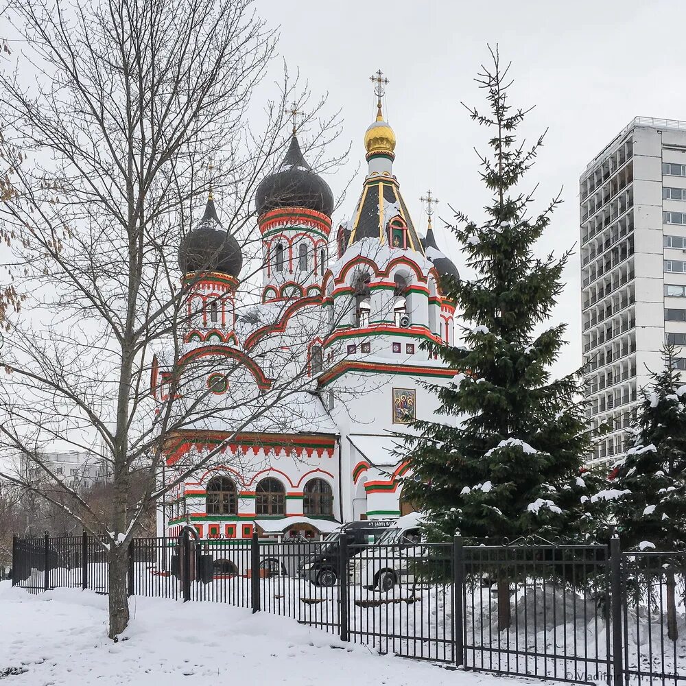 Троица в старых черемушках. Храм Живоначальной Троицы в Черемушках. Шверника храм Живоначальной Троицы. Живоначальной Троицы в старых Черемушках. Церковь Троицы Живоначальной в старых Черёмушках.