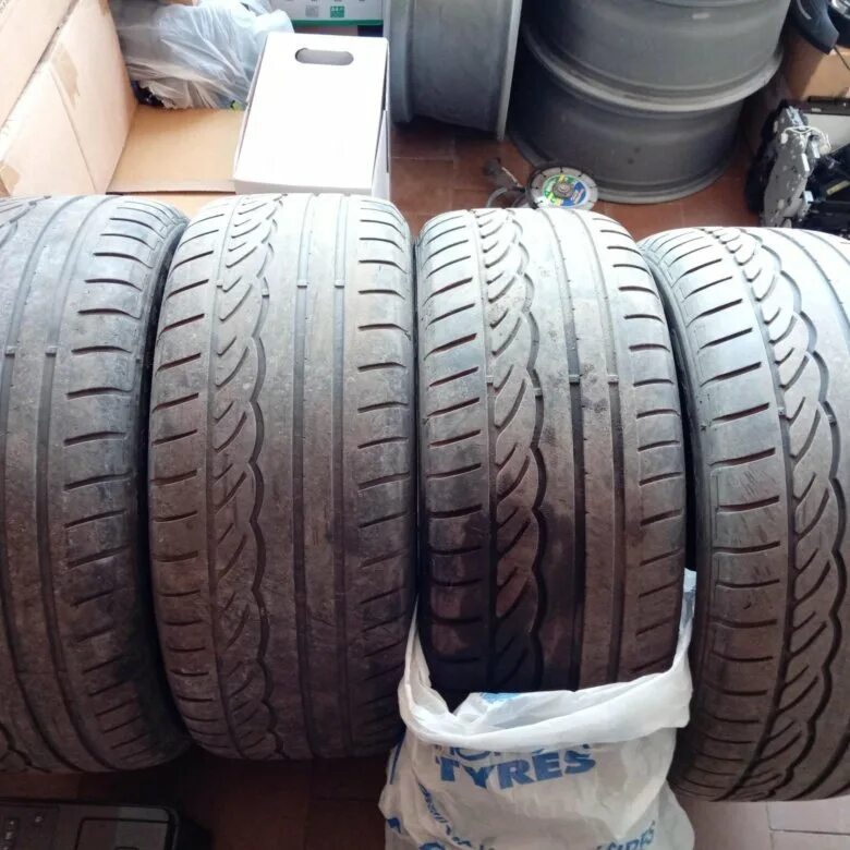 Dunlop SP Sport 01 225/50 r17. Данлоп +50 225 50 17. Dunlop Sport Classic 225/50 r17. Dunlop SP Sport 9000 205/45 r17.