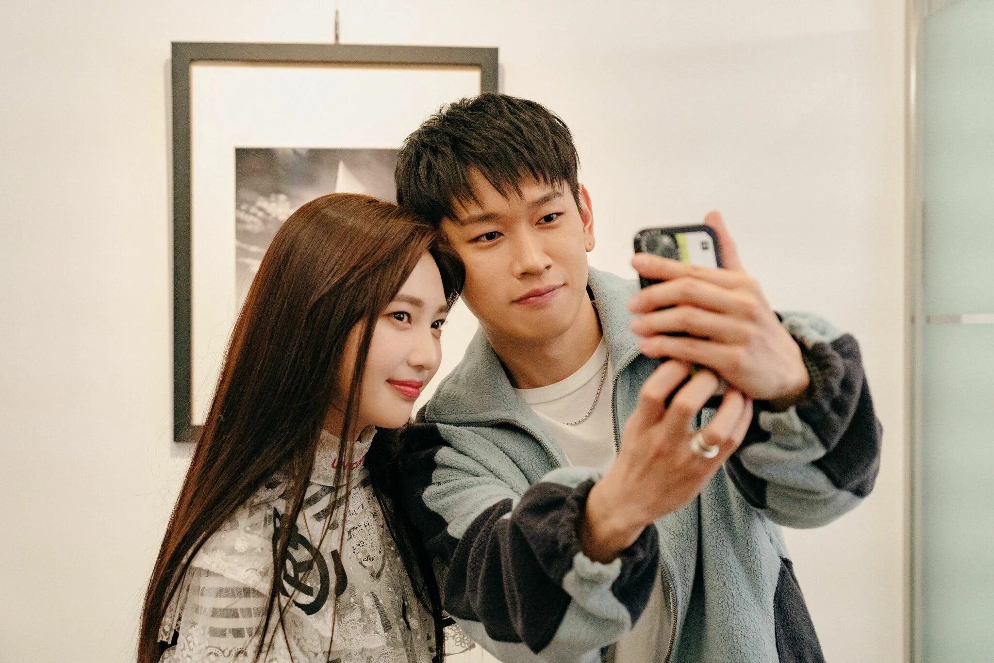 Подозрительный партнер дорама кадры. Dorama подозрительный партнёр поцелуй. Парочка под прикрытием. Дорама 2021 корея. 49 дней джи хён.