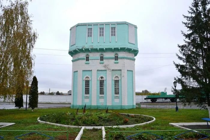 Телефоны г мценска. Водонапорная башня спас Деменск. Орловская водонапорная башня. Смоленск водонапорная башня. Мценск Орловская область.