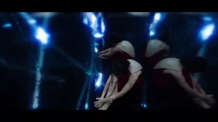 Плачешь в темноте руки. Ты плачешь в темноте. Руки вверх темнота. Руки вверх плачешь в темноте. Руки вверх темнота.