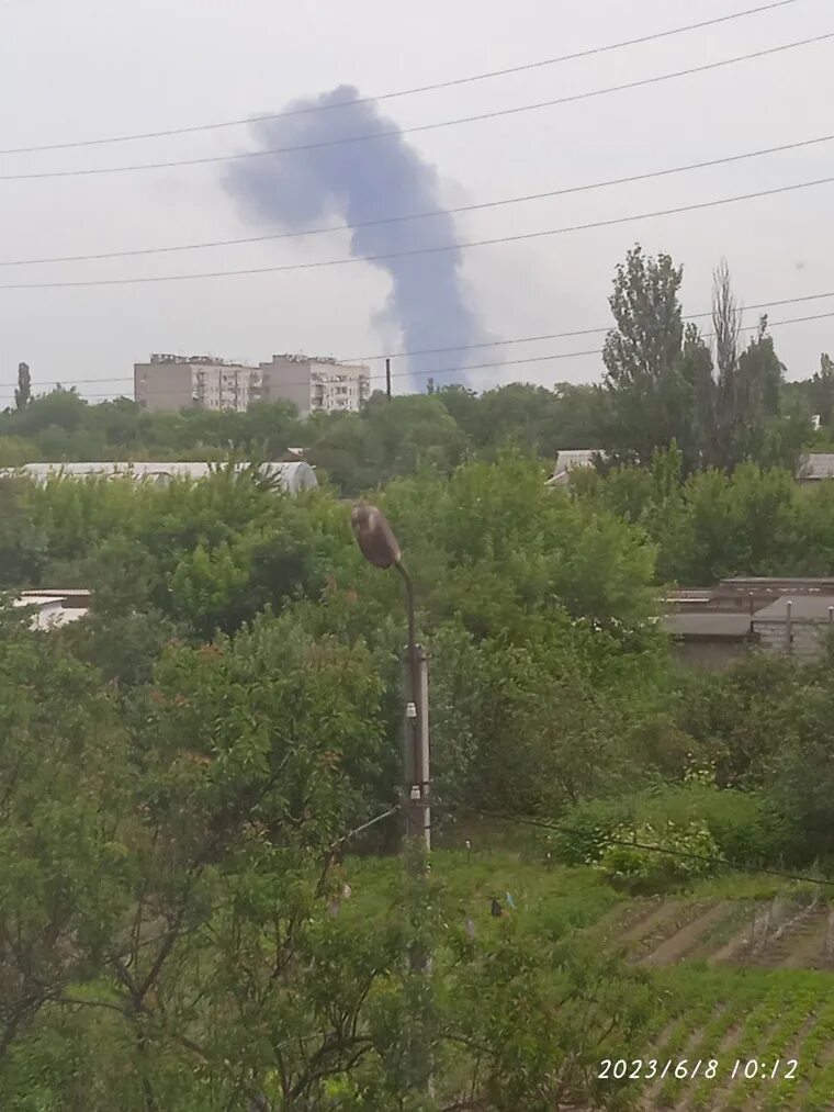 Луганск куда прилетело. Луганск куда прилетело. Луганск куда прилетело. В луганске прогремели несколько взрывов. Луганск куда прилетело.