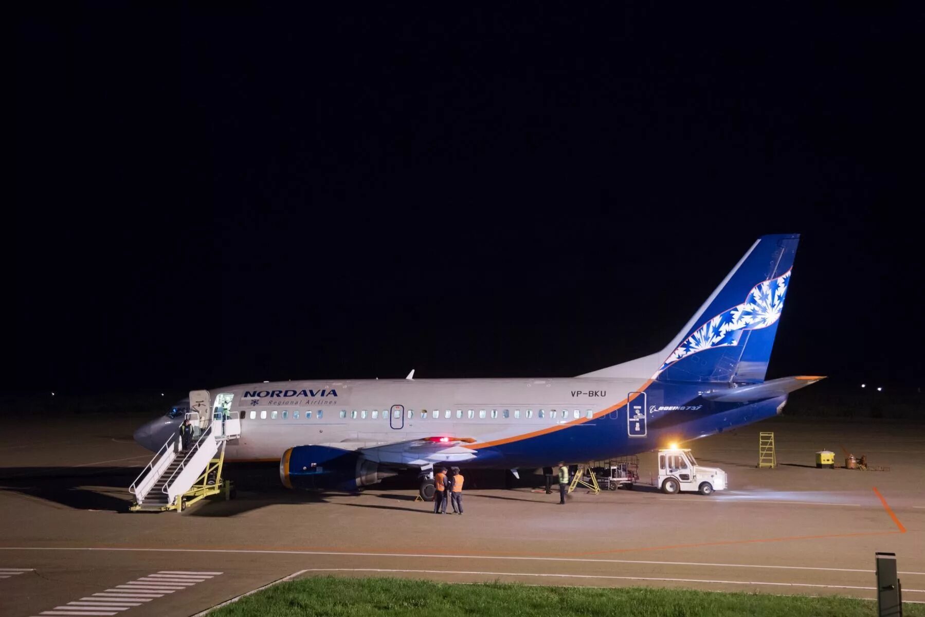 Boeing 737 Nordavia. Боинг 737 500 Нордавиа. Самолет Иваново Сочи. Аэропорт Иваново самолеты.