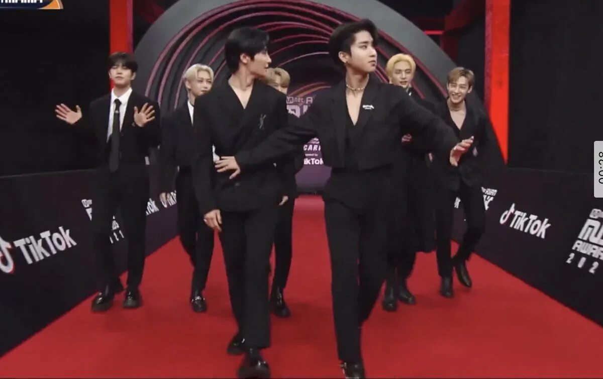 3d волна наушники звук. Мьюзик кор. Мьюзик кор 708 эпизод. Мьюзик кор. Мьюзик кор корея.