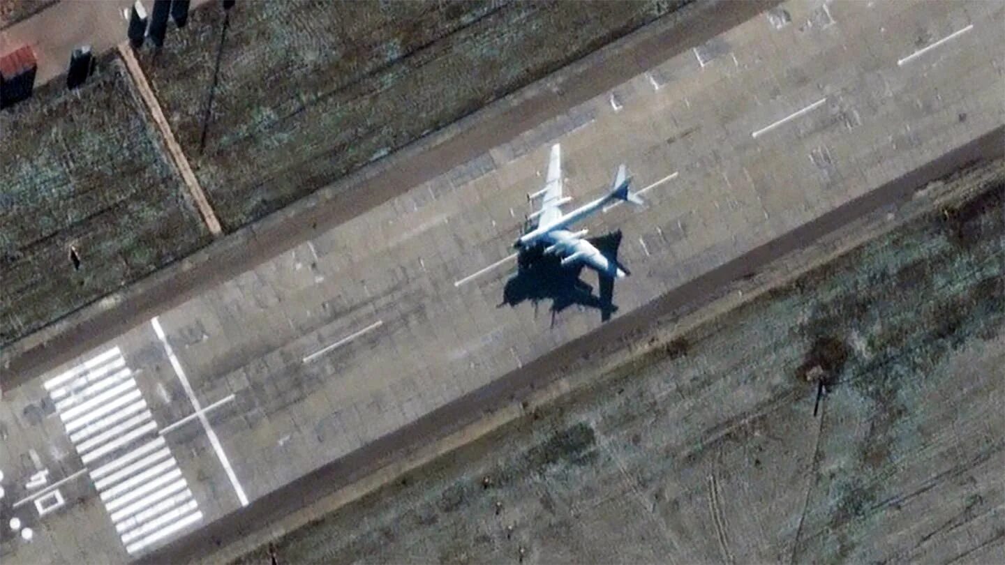 Атака на энгельсский. Атака дронов 26 декабря в энгельсе. Боевые дроны россии. Атакован рязанский аэродром дягилево. Атака беспилотниками российских аэродромов.