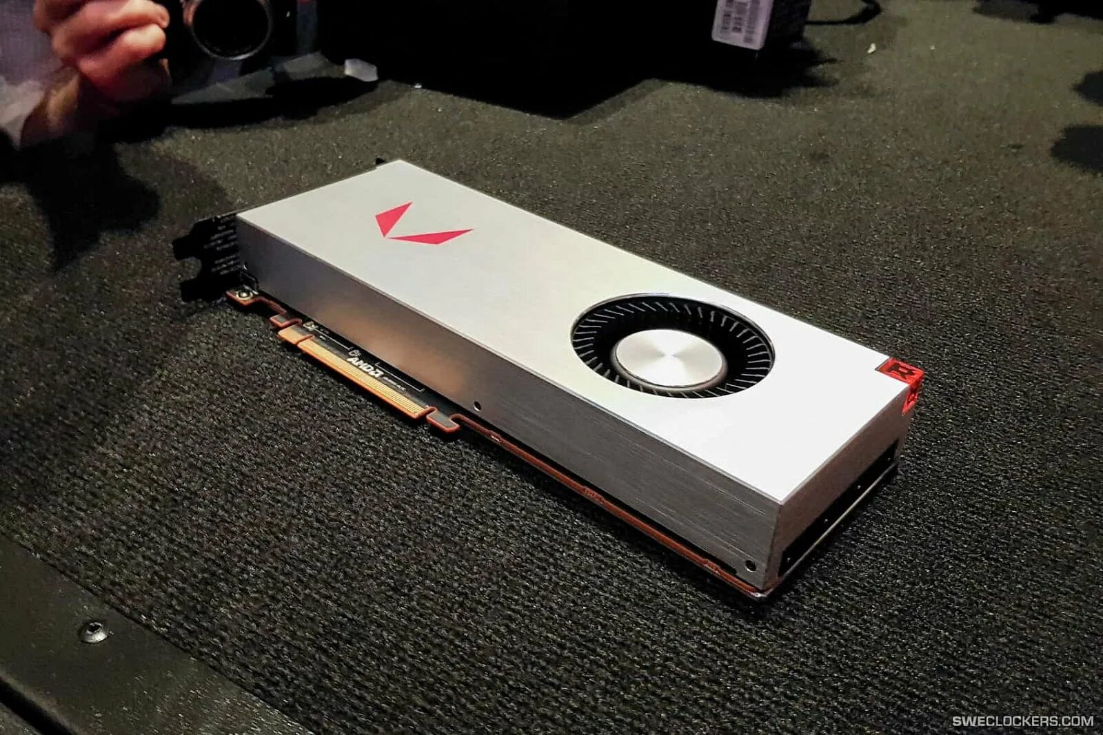 Vega 56 vs. Vega 56 vs. Amd rx 1070. Vega 56 vs. Radeon vega 56 размеры в см.