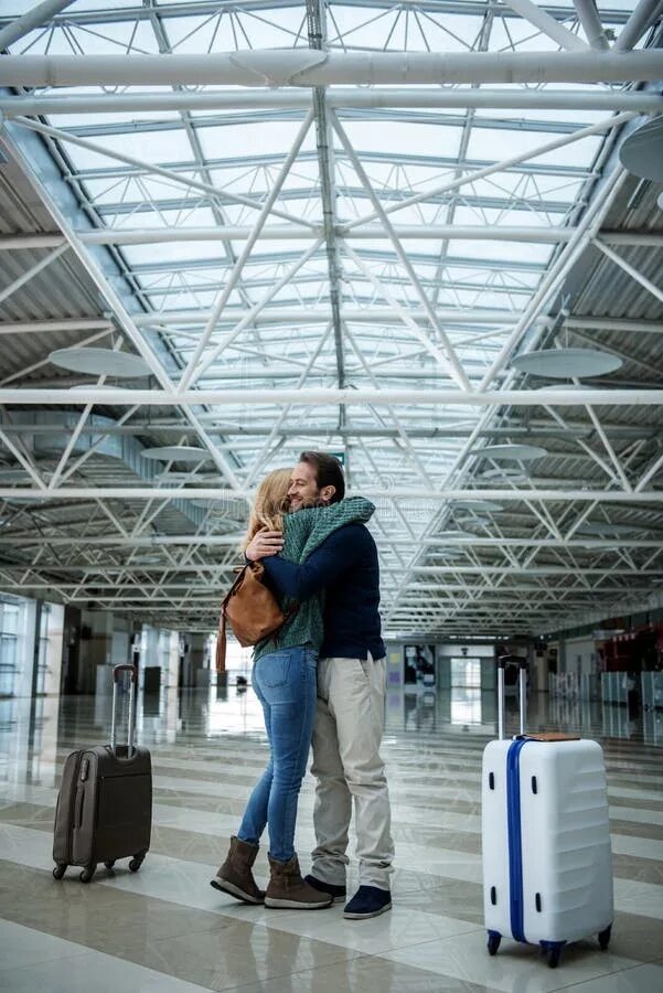 Аэропорт встреча фото Why you should meet your loved ones at the airport. I flew with a nice woman and