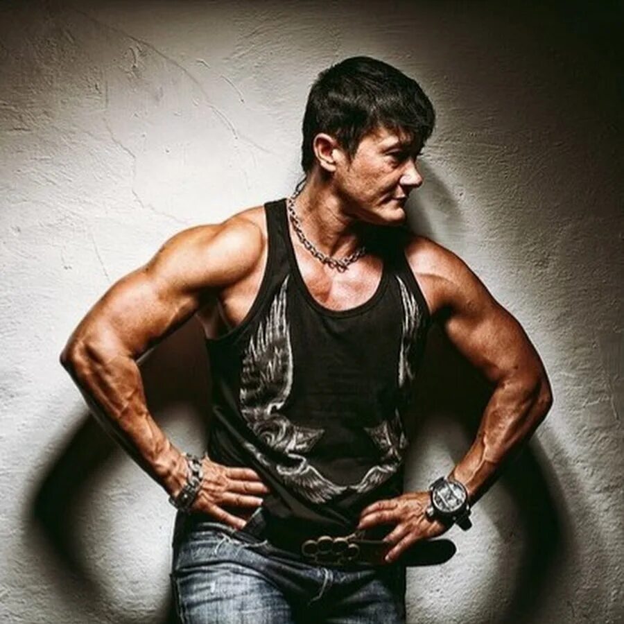 Посадка самолета. Убийца акаме герои булат. Алексей кравченко бодибилдинг. Га сильнейший. Мариуш пудзяновский.