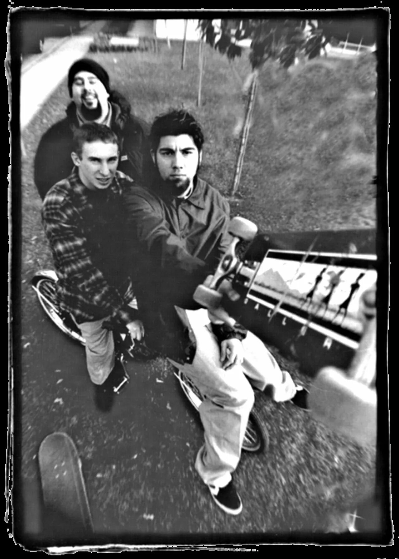 Deftones around the fur 1997. Deftones around the fur обложка. Дефтонс фото группы. Deftones around the fur Cover.