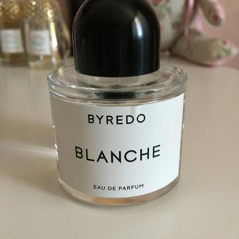 Аромат blanche byredo. Байредо Бланш духи. Байредо Бланш 50 мл. Byredo Blanche 100ml. Духи Byredo Blanche 25 мл.