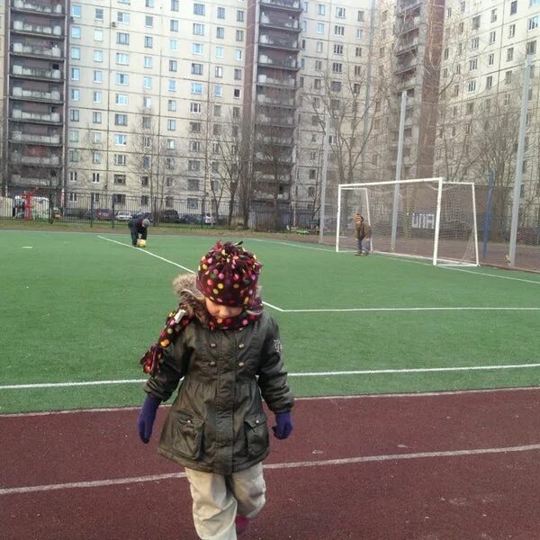 570 школа в рыбацком. Школа 570 москва. 570 школа спб. Школа 570 невского района. Школа 570 рыбацкое стадион.