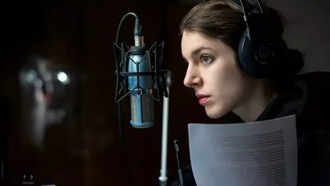 Телефон озвучивает время