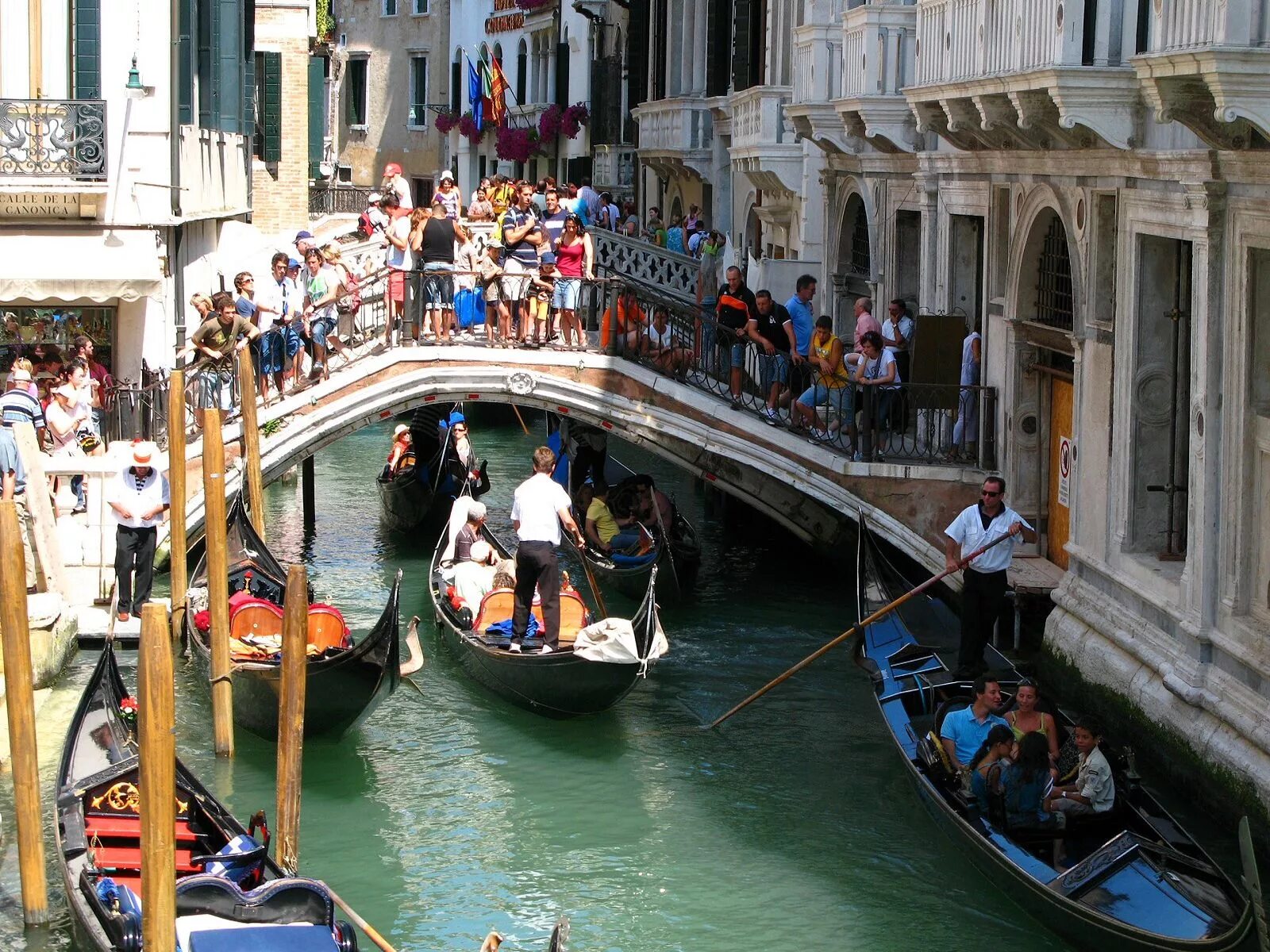 Найди страну италия. Canal grande Венеция. Венеция Италия фото. Венеция в Олюденизе.