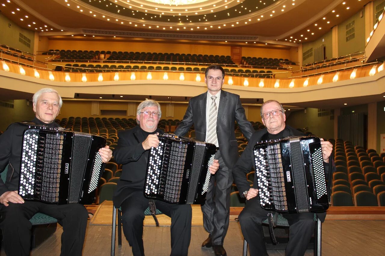 александр сироткин баянист. андрей битюцких баян. валерий ковтун аккордеон. юрий васильевич шишкин баянисты россии. знаменитый баянист.