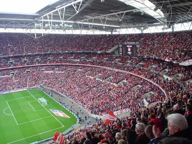 Уэмбли стадион чей стадион. Wembley Stadium команда. Уэмбли чей. Пустой Уэмбли. Кому принадлежат стадионы