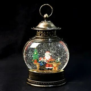 Фонарь с подсветкой и снегом