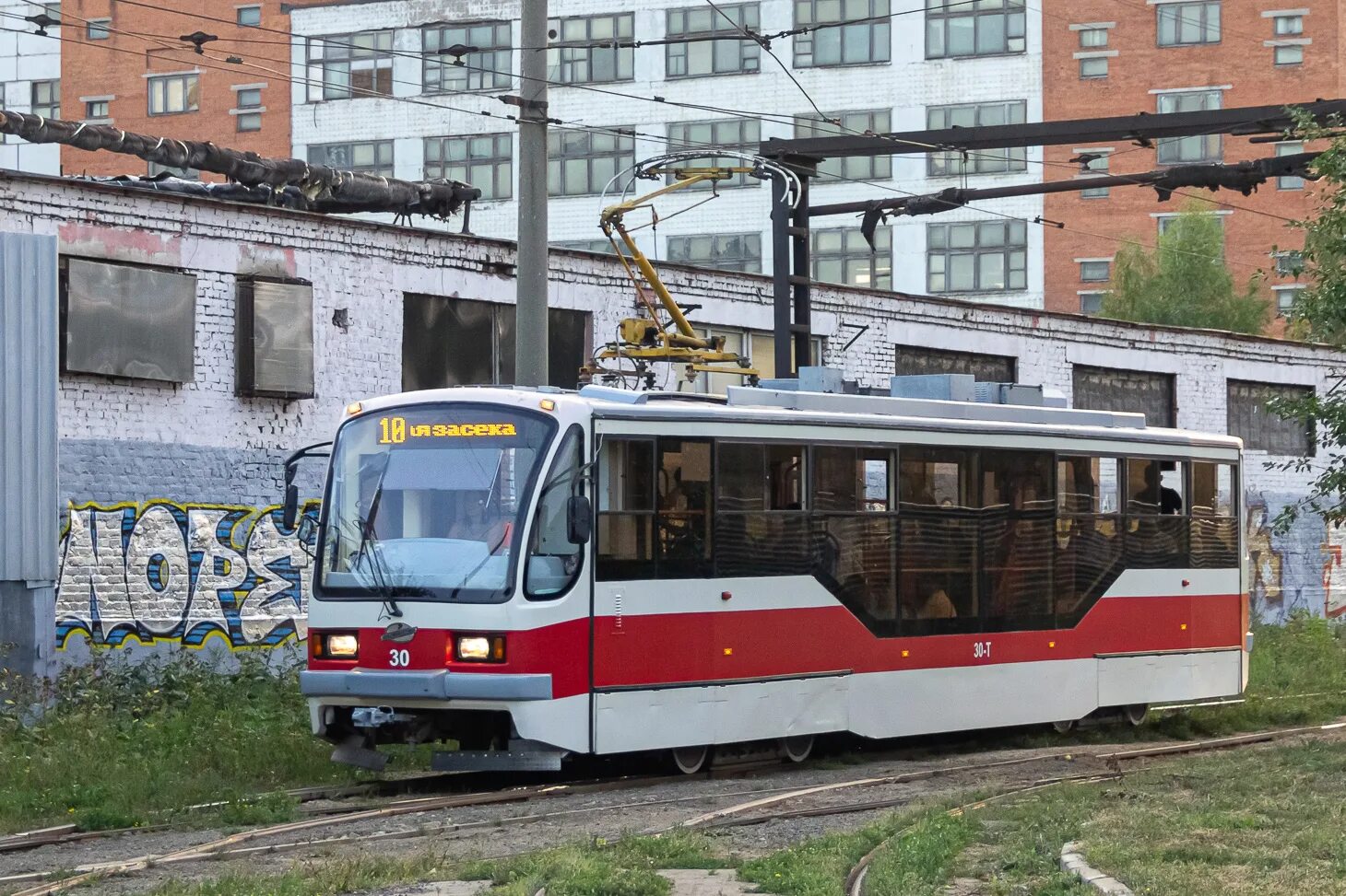 10 трамвай тула маршрут. Трамвай 12 тула маршрут. 10 трамвай тула маршрут. Трамвай тула 2022. Тула трамвай вагон.