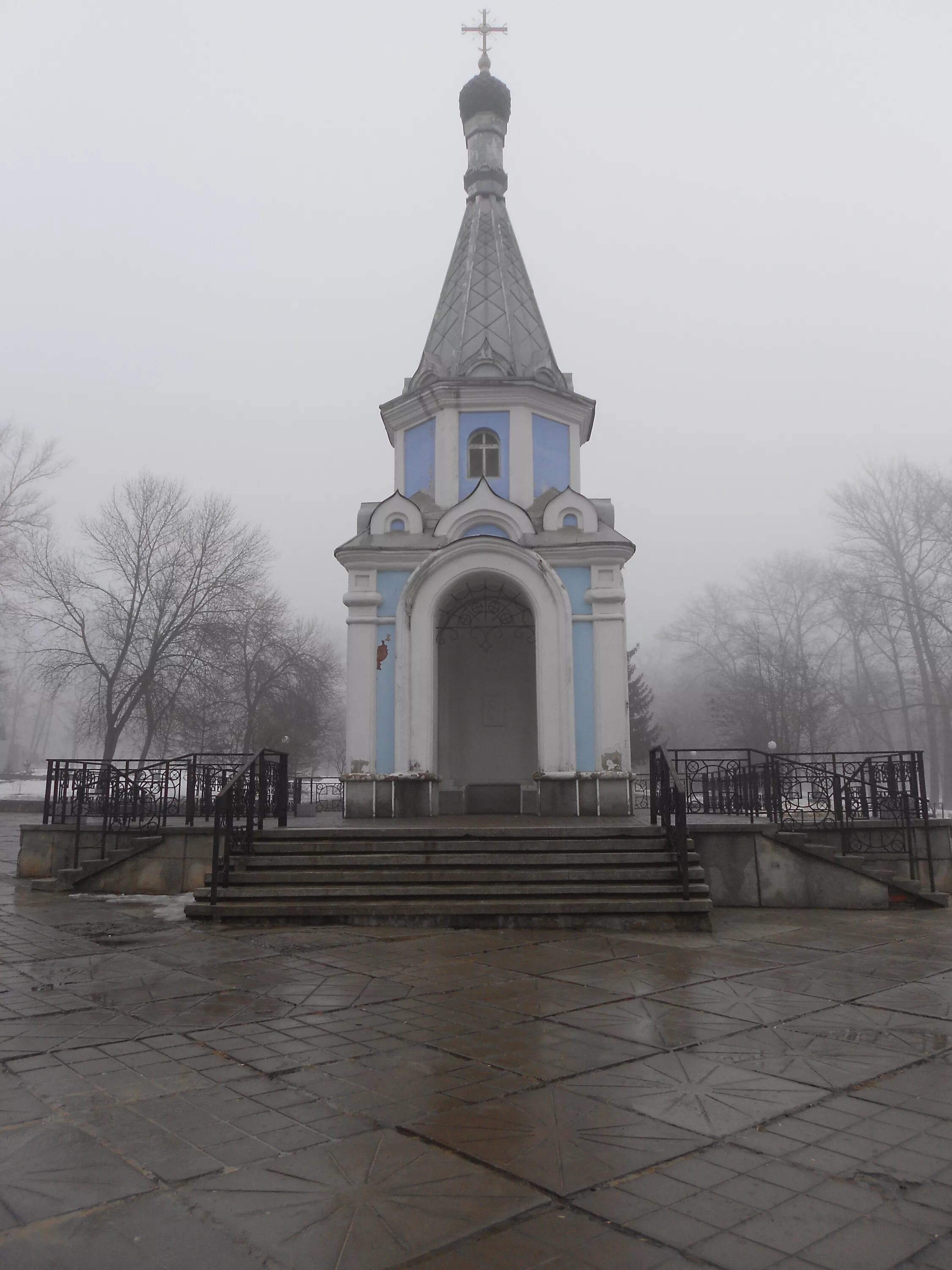 Парк памяти Гагарина Белгород. Мемориал в парке Гагарина Белгород. Парк Гагарина Белгород фонтан. Парк улицы Гагарина в Белгороде. Парк памяти белгород