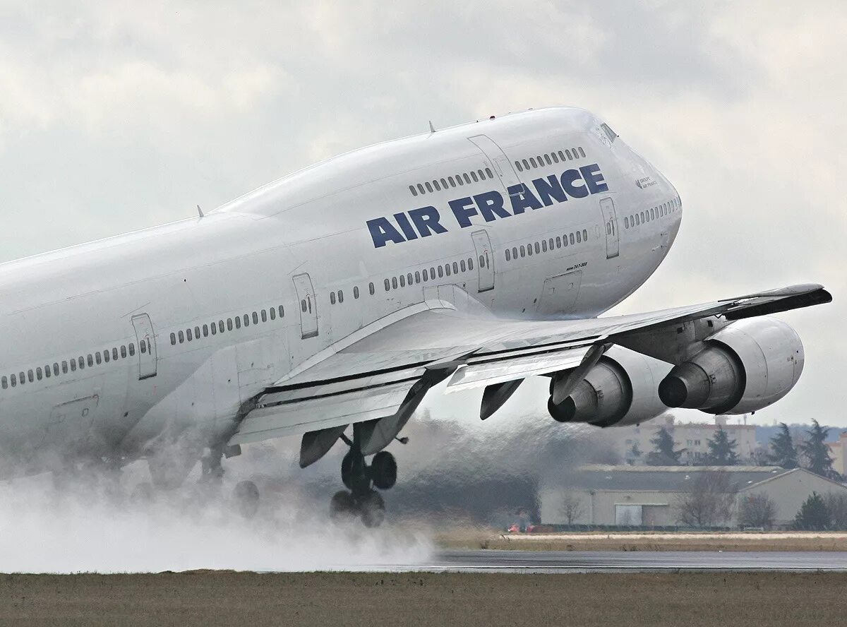 Jumbo jet. Самолёт Боинг 747. Boeing 747 джамбо. Самолет Боинг 747 джамбо. B747 Air France.