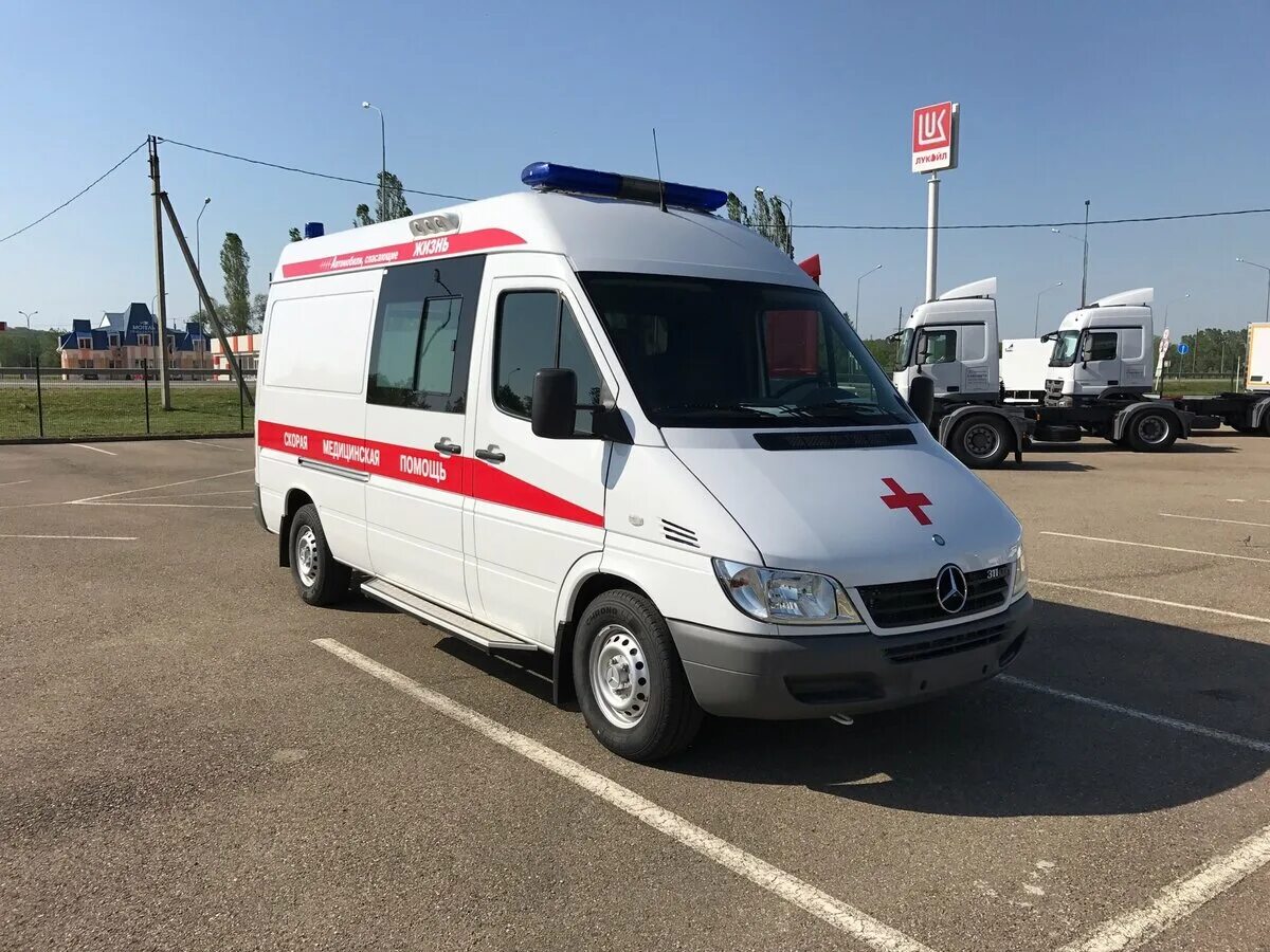 Транспорт в белом халате: от "Волги" до Mercedes и Volkswagen