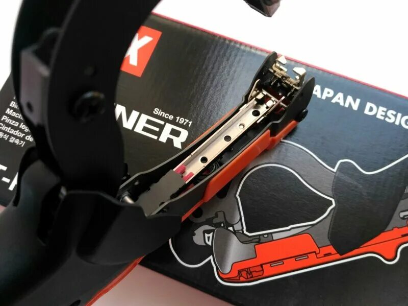 Max ht r1. Тапенер tapener max ht-r. max tapener ht-r45c(rd). тапенер мах япония. tape 1 tape 2 на усилителе.