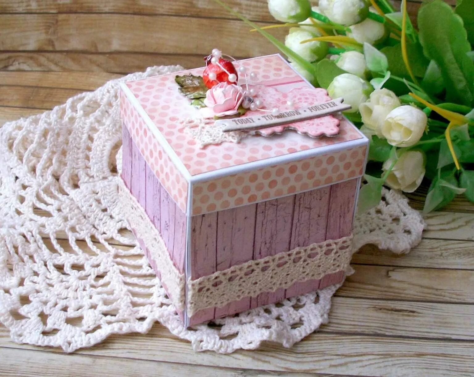 необычные коробки для подарков. украсить коробку для подарка. коробочка для подарка. коробочки в ручную. красивые коробочки своими руками.