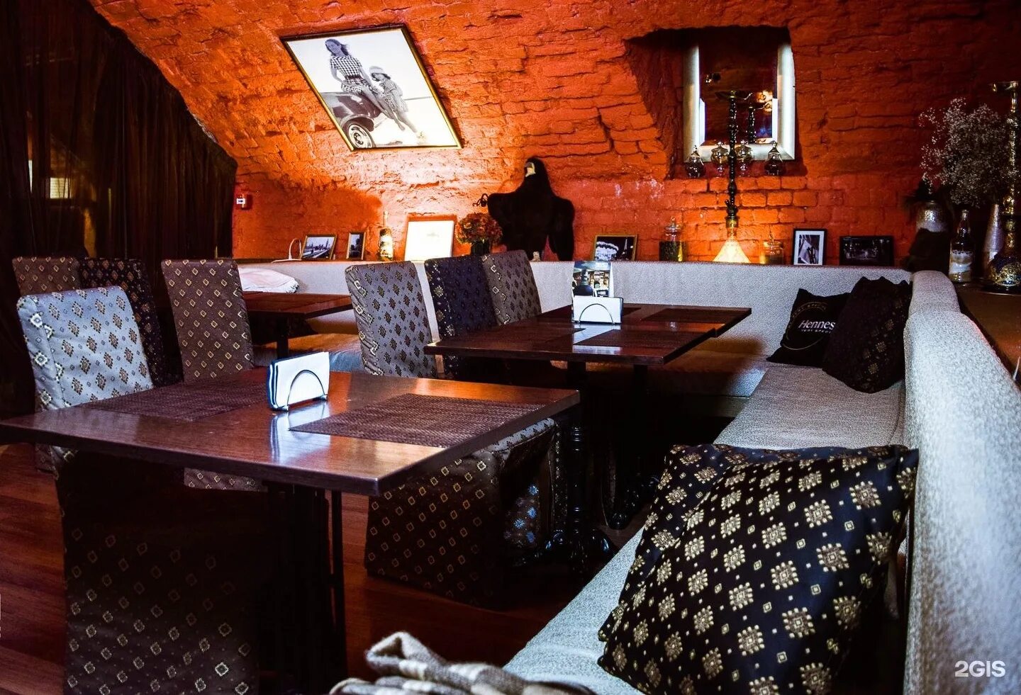 Бар таганка. Интеллигенция бар таганка. Burley на таганке лаунж-бар. Brooms алексеевская. Ресторан brooms москва.