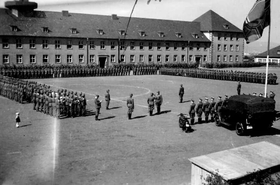 Утечка немецких военных. Инстербург 1945. Кенигсберг третий Рейх. Площадь в Кенигсберге 3 Рейх.