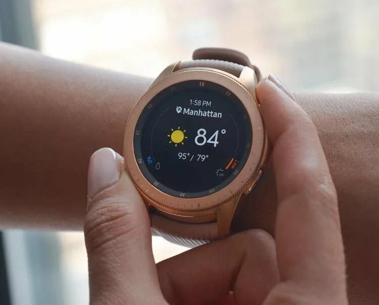 Galaxy watch розовый. Часы самсунг галакси вотч 42 розовое золото. Samsung Galaxy watch 42mm Rose Gold. Умные часы самсунг галакси вотч 4. Samsung Galaxy watch 42mm.