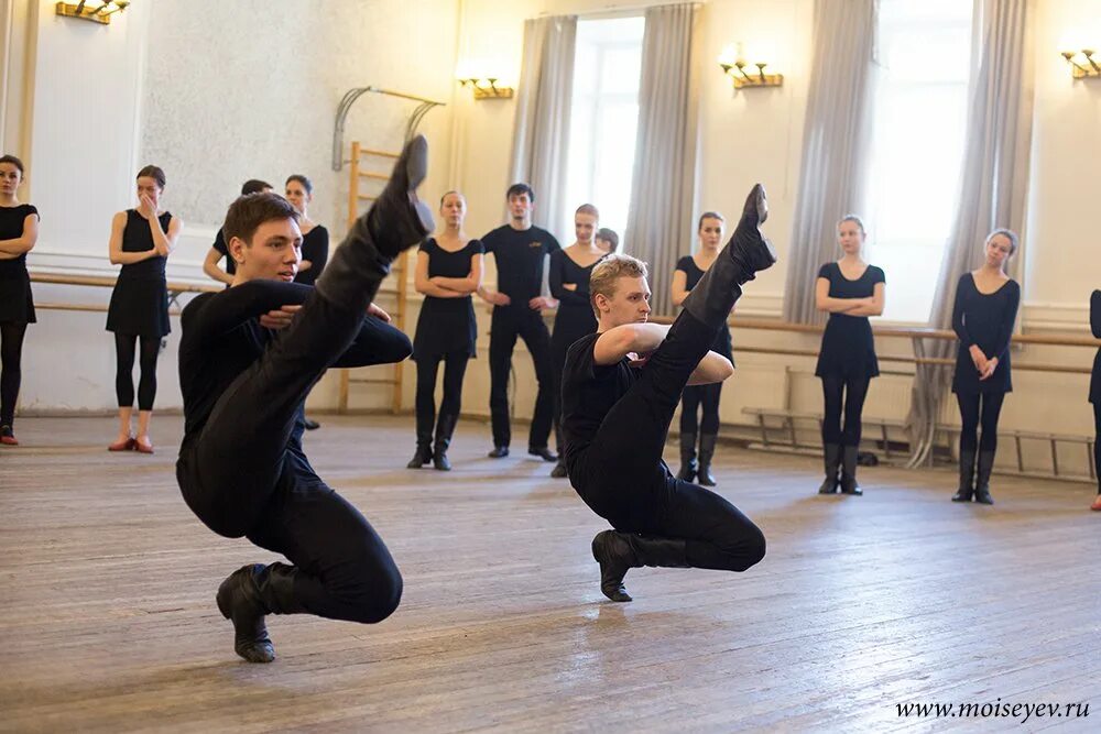Форма для занятий бальными танцами для взрослых. Прическа на средние волосы на танцевальную вечеринку джаз модерн. Классический танец. Танцующие формы. Современная хореография дети.