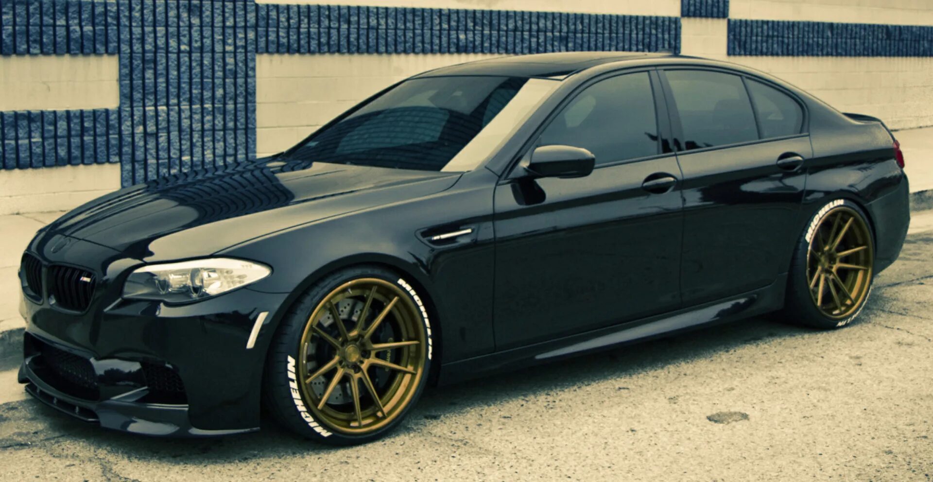 Bmw f10 black r20. Bmw m5 f10. Bmw f10 black. M10 black. Бмв ф10 528.