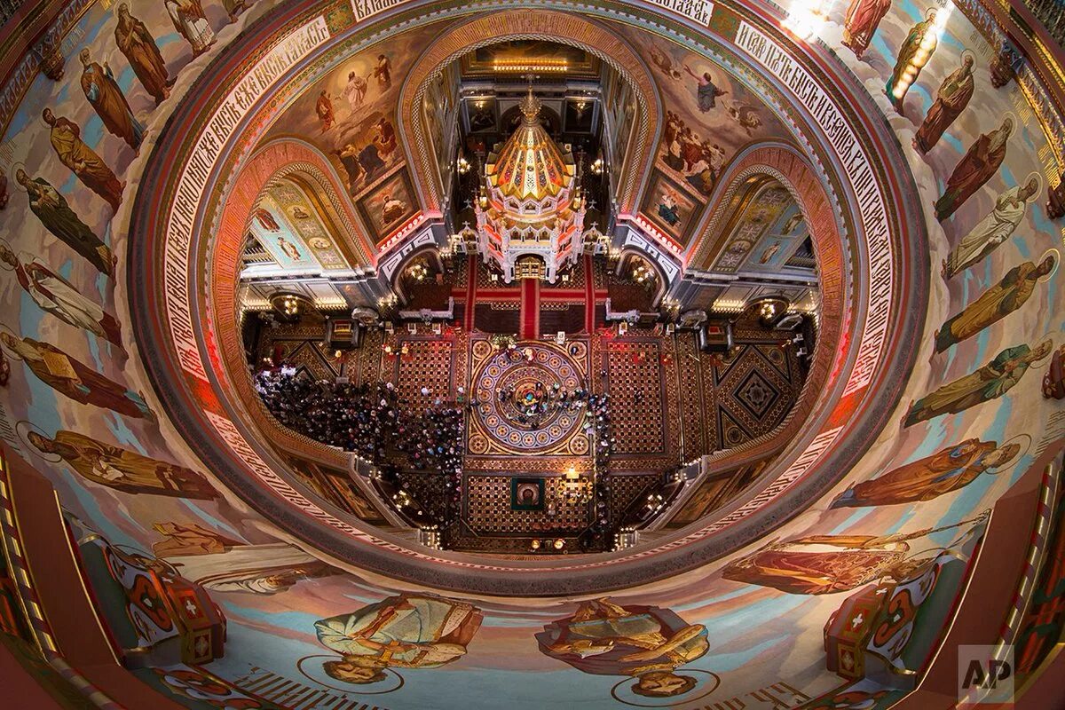 Картинка внутри. Храм Христа Спасителя купол внутри. Купол ХХС изнутри. Самый большой храм в Москве внутри. Необычные ракурсы храма Христа Спасителя.