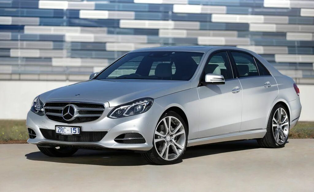 Mercedes e250 2015. Mercedes benz e class 250. Мерседес бенц е класс 250 cdi. Мерседес-бенц e350 4matic. Mercedes-benz e class e250.